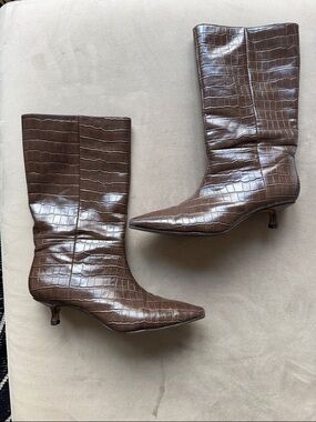 Kenneth Cole Women's Brown Croc-Embossed Pointed-Toe Mid-Kit Boots
